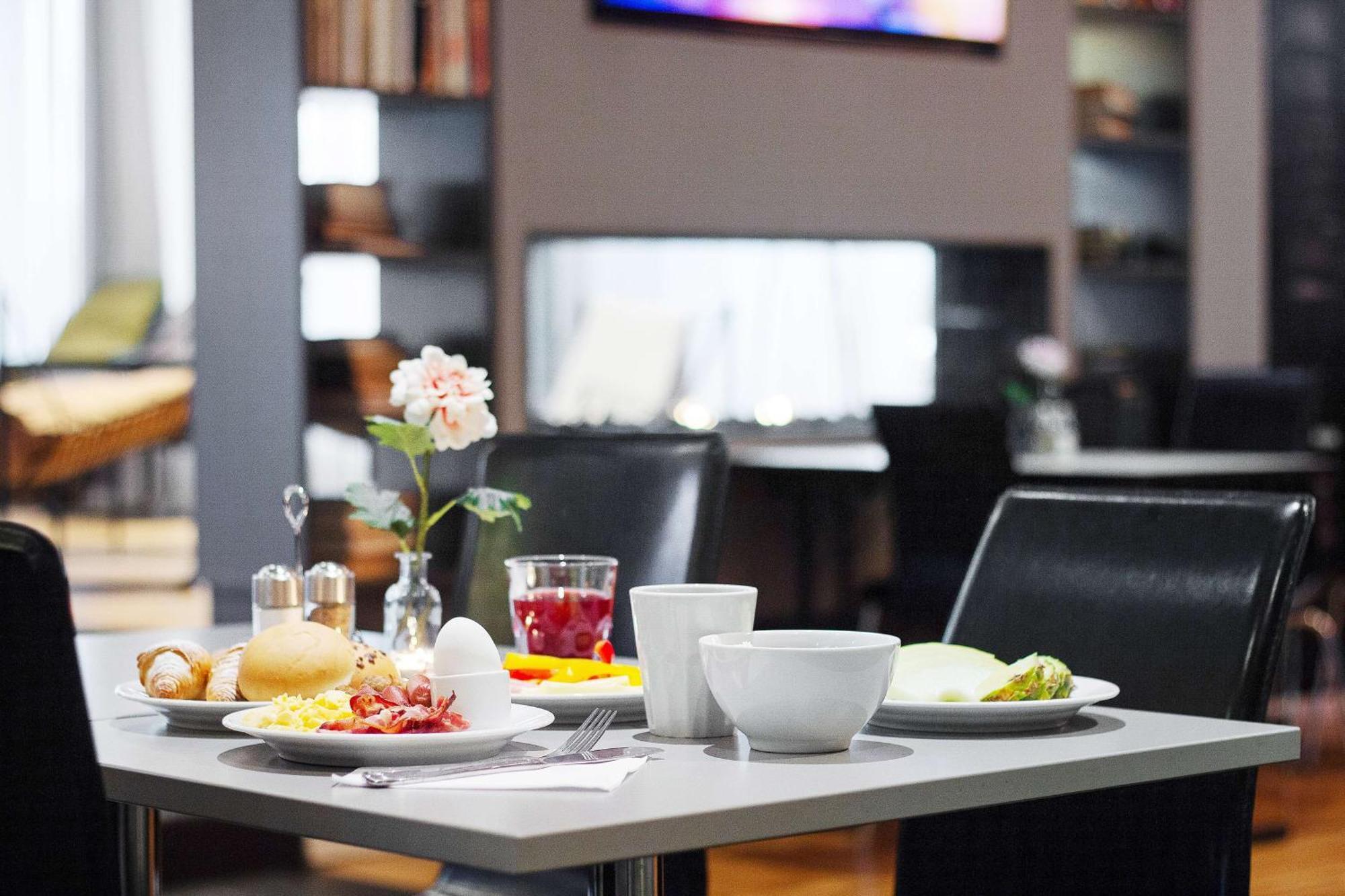 Aiden By Best Western Stockholm Kista Bagian luar foto